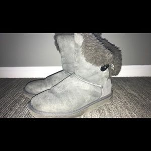 Grey uggs